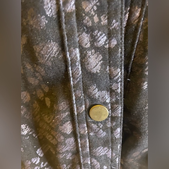 JM Collections Top - Picture 6 of 13